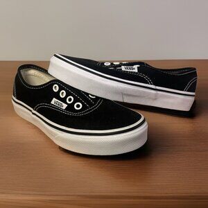 VANS Kids Unisex Black & White Size 1, NEW W/O Laces
